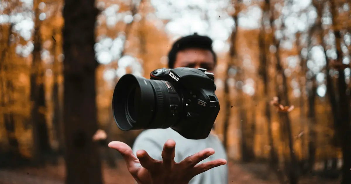 Professional photographer helping person take perfect Tinder photos