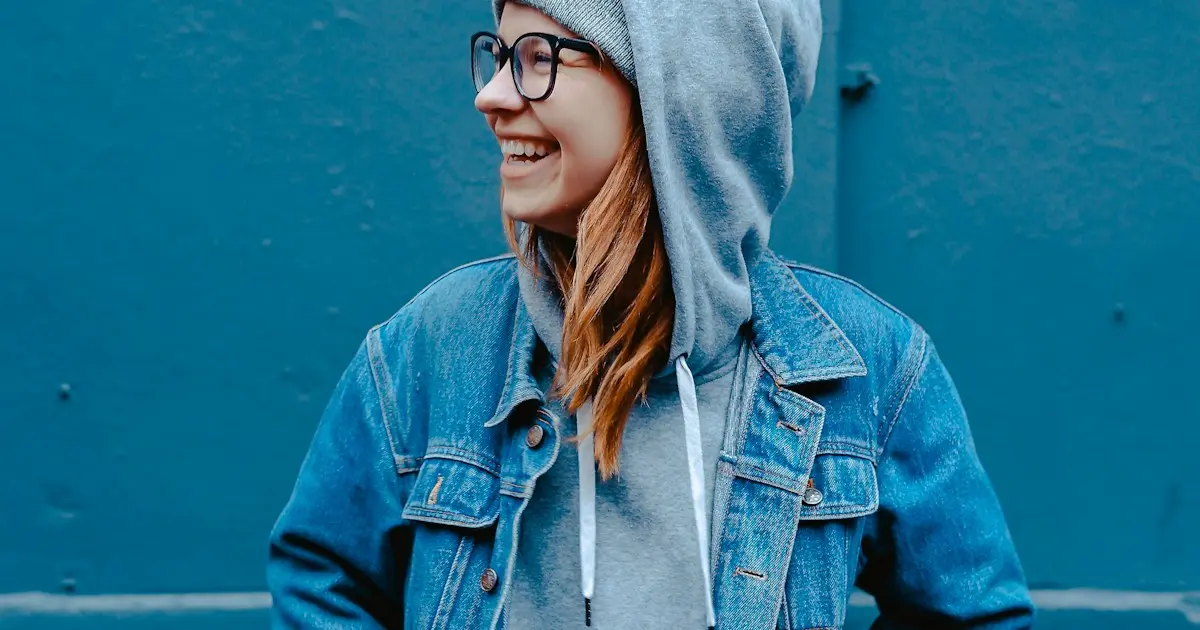 Phone screen showing properly formatted Hinge dating profile photos