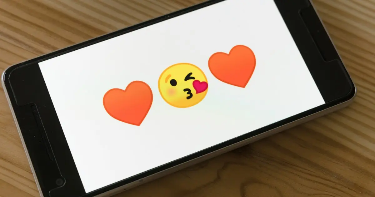 Profile picture selection dating app