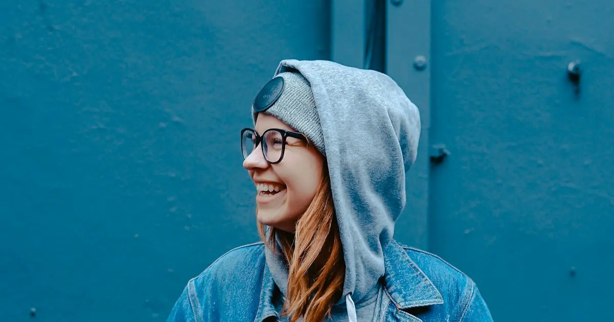 Phone screen showing properly formatted Hinge dating profile photos