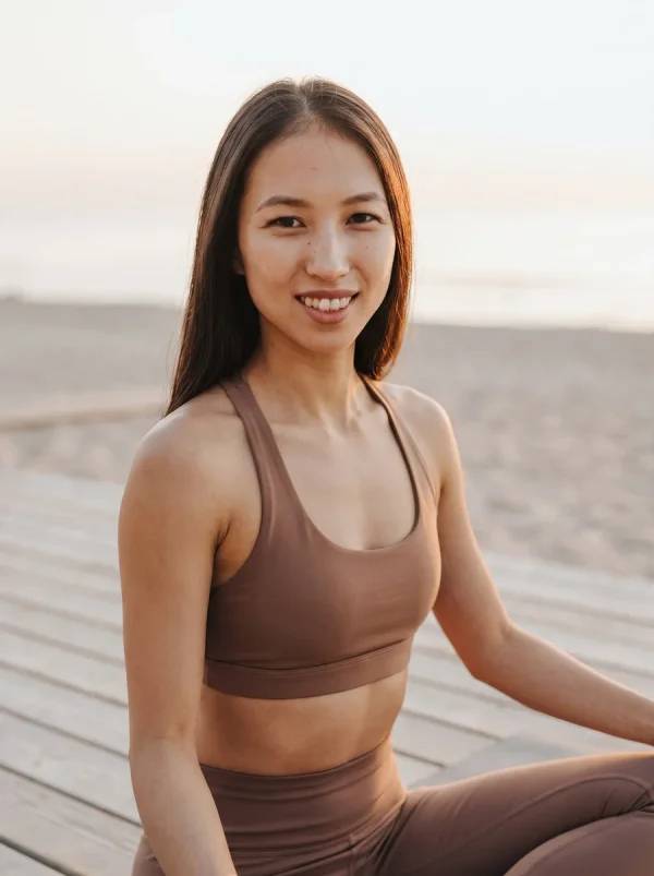 Fitness · Sunrise Flow: Porträt in einem klaren Acryldisplay