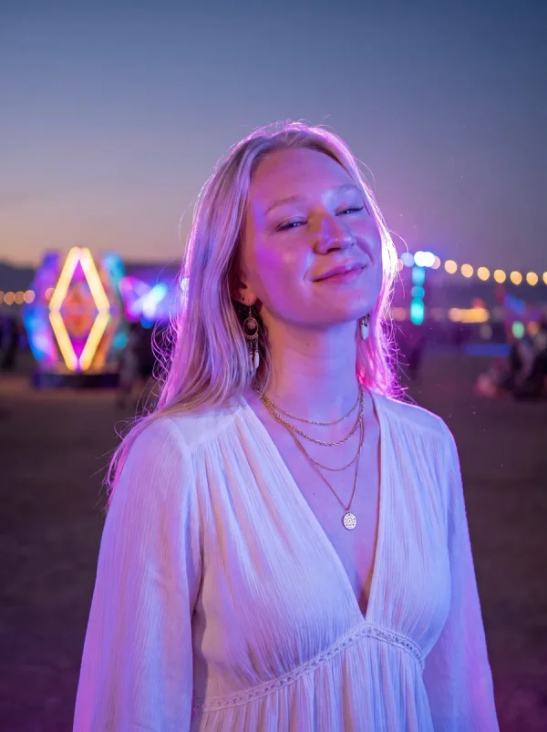 Festival · Desert Dusk: Porträt in einem klaren Acryldisplay